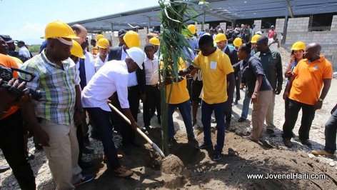Haiti Industrie - President Jovenel Moise visite les chantiers de la Zone Franche Santo Dujour
