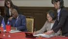 PHOTO: Haiti President Jovenel and Taiwan President signing agreement